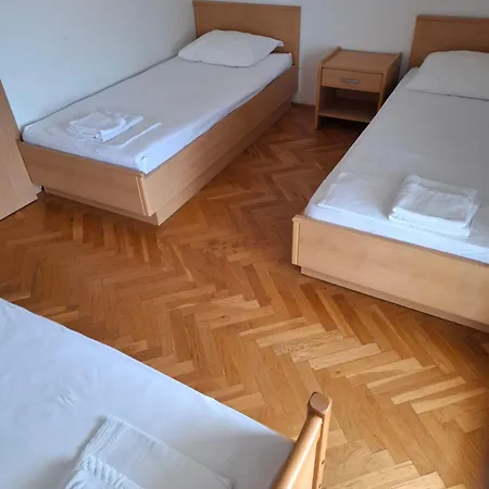Petricevic 3 Apartment *