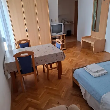 Petricevic 3 Apartment