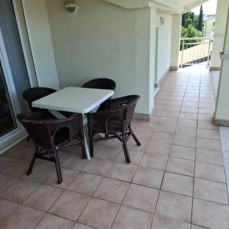 Apartment Petricevic 3 Selce