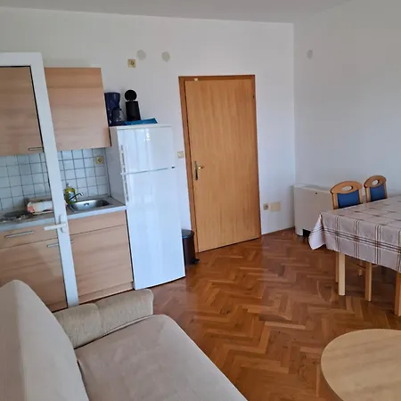 Apartment Petricevic 3 *