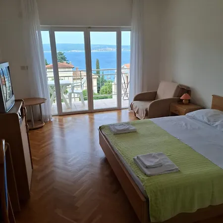 Petricevic 3 Apartment Selce