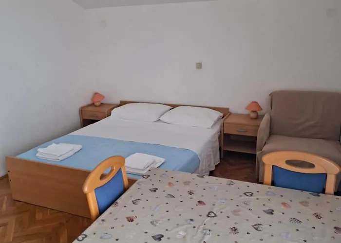 Apartment Petricevic 3 *
