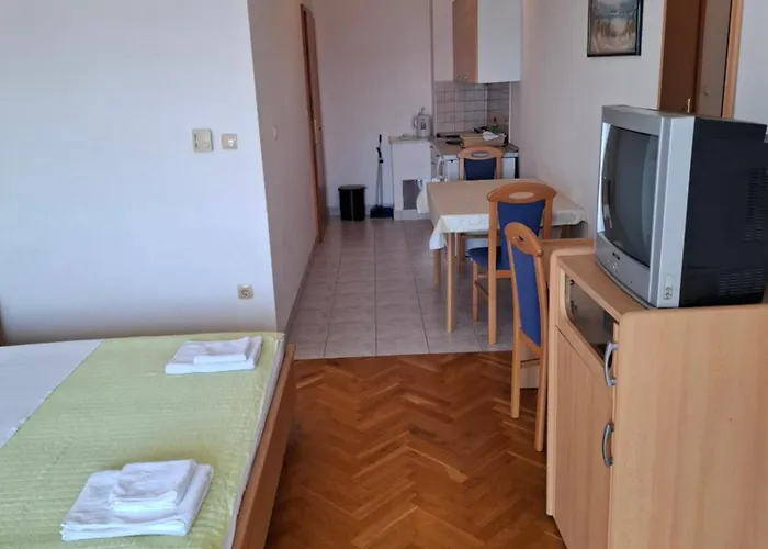 Apartment Petricevic 3 *